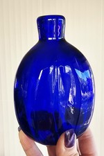 Vtg. Hand Blown Beautiful Cobalt Blue Glass Vase. 5.5" Tall MMA