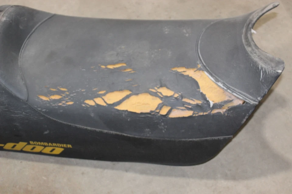 Sillín de asiento Ski-doo Summit 800 Highmark 2000 Foto 2 de 4