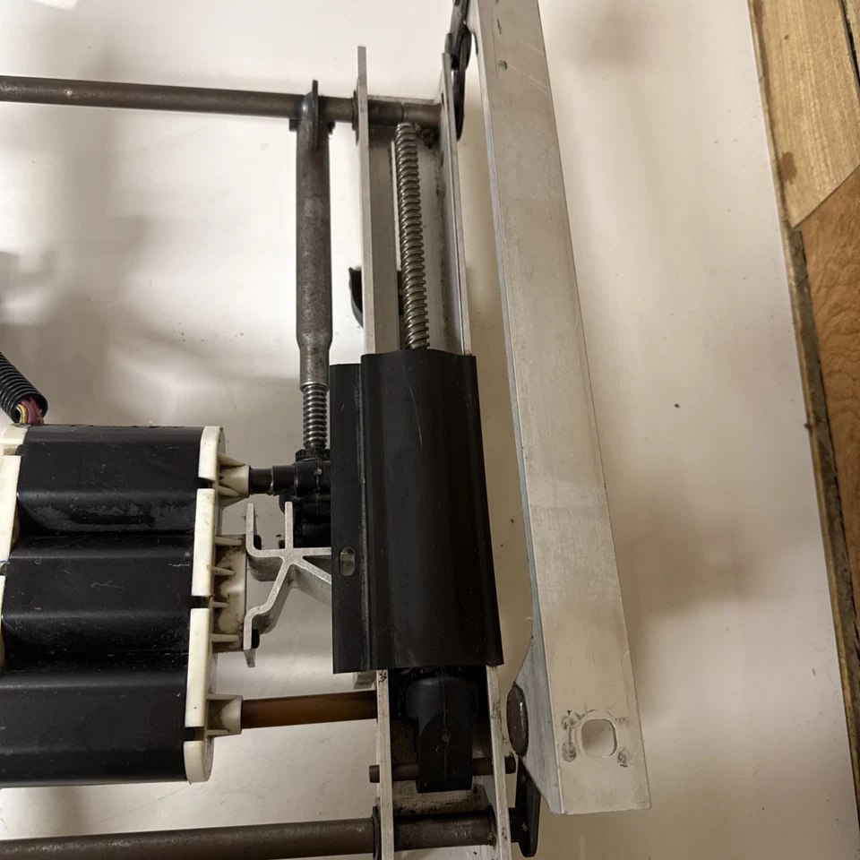 97 98 99 00 01 Ford Explorer Asiento Eléctrico Pista Manual Lumbar Driver LH Bronceado Foto 4 de 4