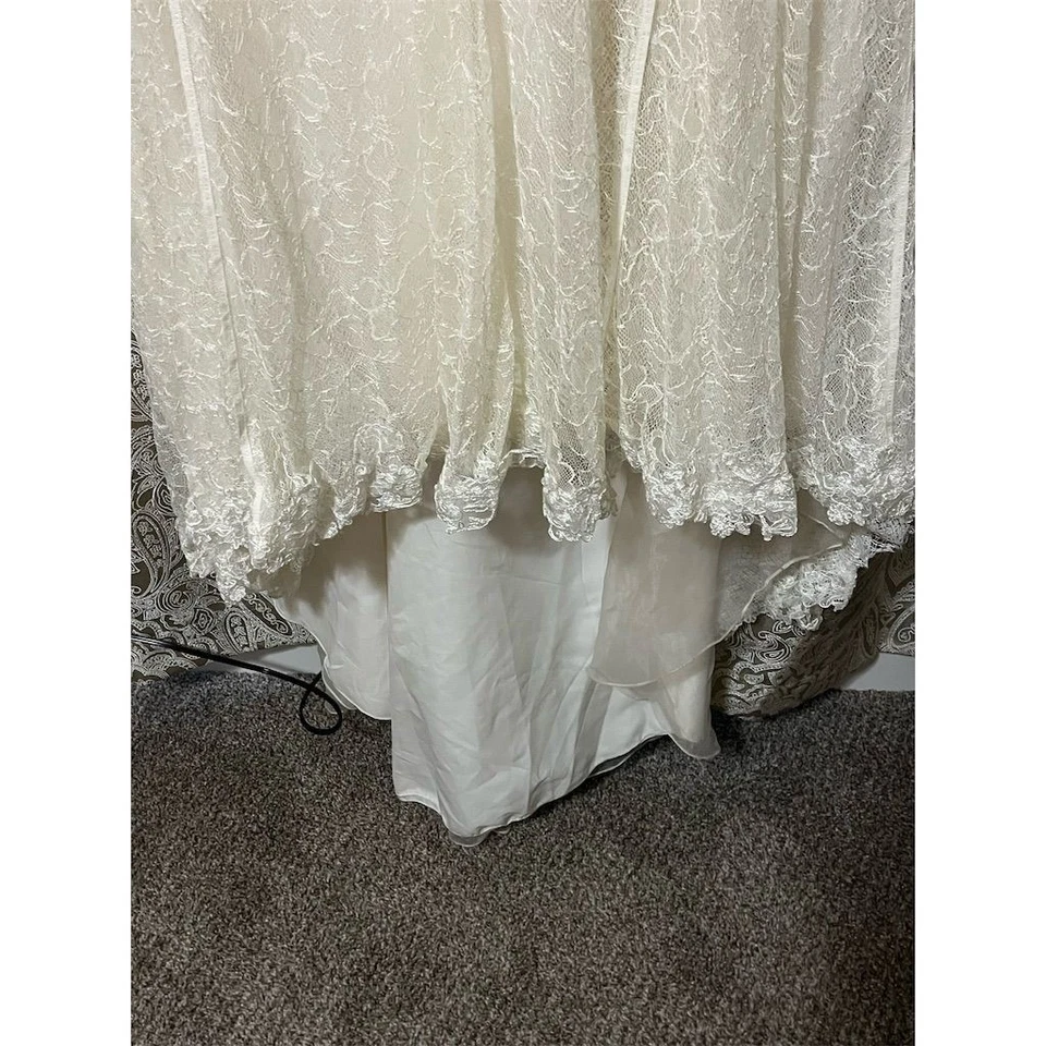 WHITE by Vera Wang Ivory Lace V-Neck A-Line Wedding Dress Plus Size 22W - Image 4 of 4
