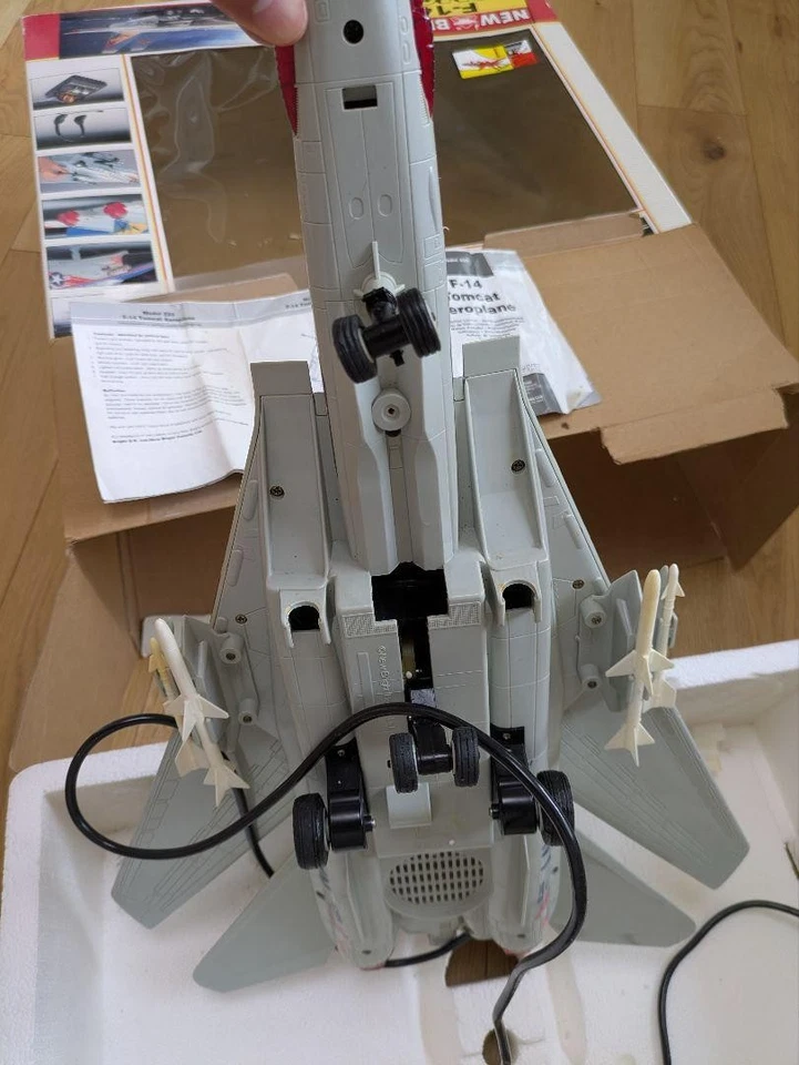 New Bright F-14 Tomcat Radio Control Rc Airplane Vintage Toy 30+ Years Old - Image 4 of 4