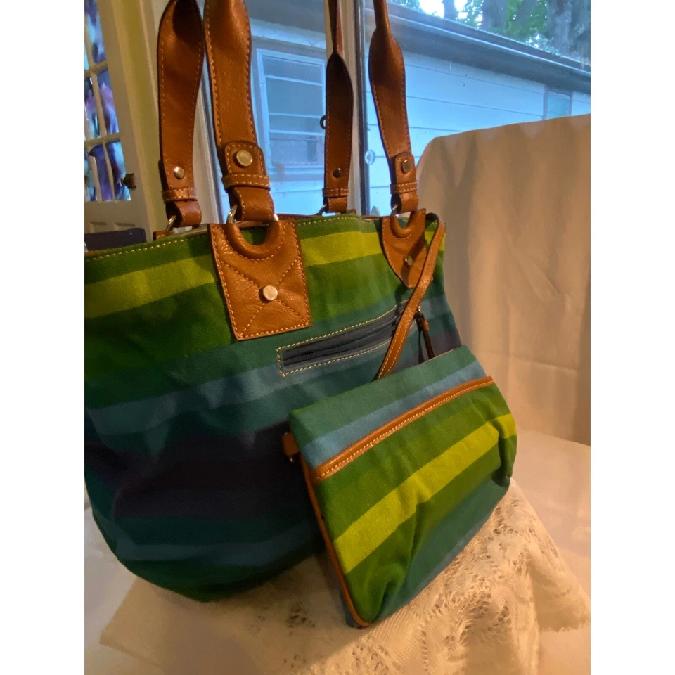 Liz Claiborne Medium Tote Bag Purse in Blue & Green stripes. Pouch incl'd. NWT - Image 2 of 4