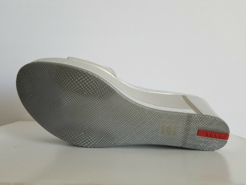 ZAPATOS PRAD A SPORT Increíbles Plata Logo METÁLICO PLATAFORMA DIAPOSITIVAS UE 41.5 ME ENCANTAN - Imagen 7 de 8