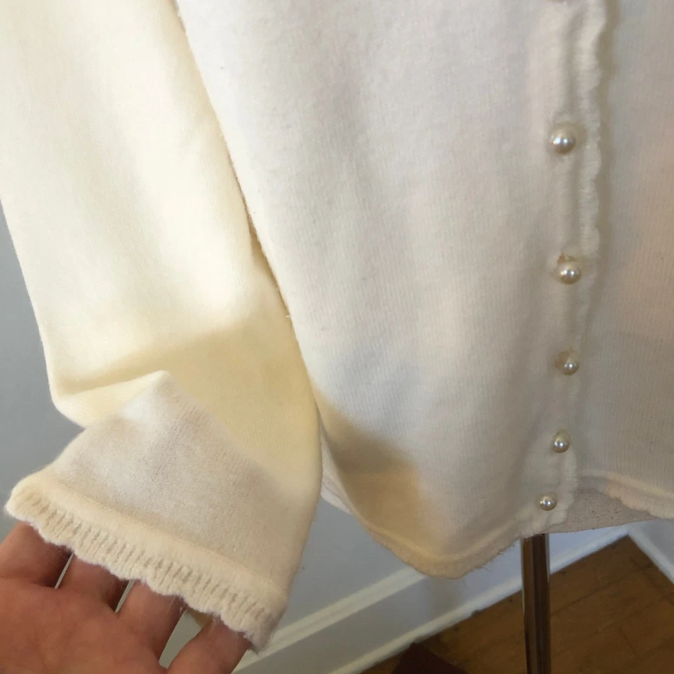 VTG 90s Ivory Pearl Look Button Cardigan Soft Knit Classic Preppy Soft Girl S - Image 3 of 4