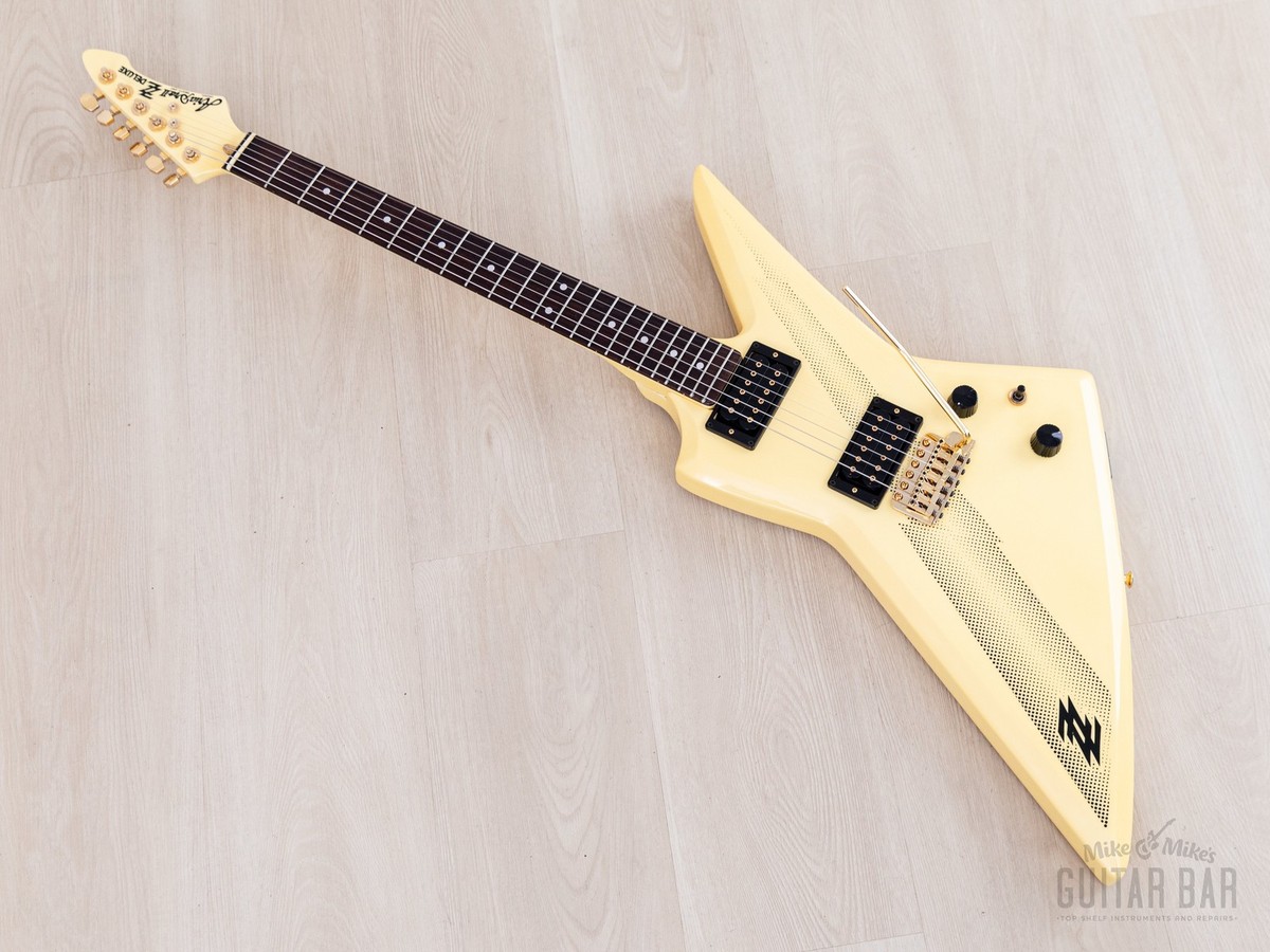 Aria Pro II ZZ Deluxe ジャパンヴィンテージ1983 Aria Pro II ZZ Deluxe Electric Guitar Explorer JAPAN 1983