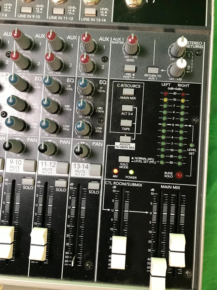 Mackie 1402VLZ3 14-channel PREMIUM MIC/LINE MIXER ** - Image 4 of 4