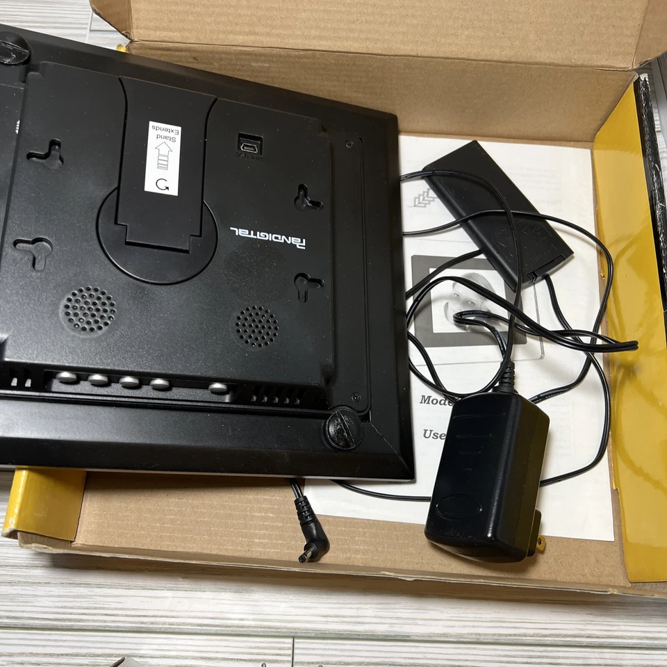 Digital Frame Spectrum NuVue 562 5.6-Inch screen Digital Photo Player/Frame - Image 2 of 4