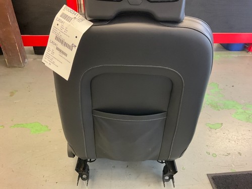11-17 Volvo XC60 R Design Front and Rear Seats w/ DVD Screens in Headrests - Picture 14 of 18