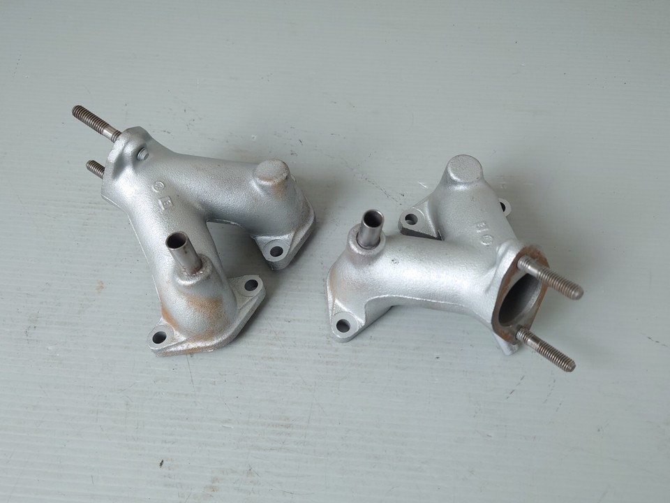 VW T2 Bus Dual Carburetor Intake Manifolds L&R, 72 only, 021129705L ...