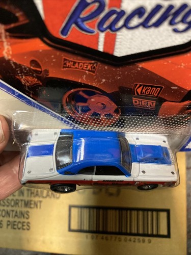 Hot Wheels Vintage Racing Sox and Martin's '73 Plymouth Duster 1/30 2010 1:64 - Imagen 12 de 12