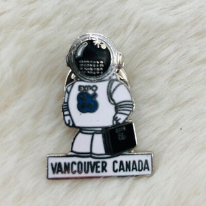 Expo 86 Enamel Souvenir Astronaut Mascot Lapel Pin Vancouver Canada