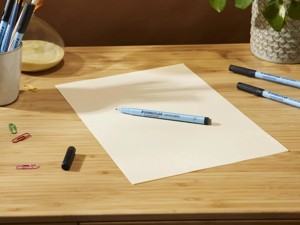 Folienstift Lumocolor correctable trocken abwischbar integrierter Wischer am ... - Bild 2 von 4