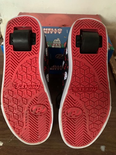 Nearly NEW Hello Kitty HEELYS Size UK 3 - Picture 2 of 7