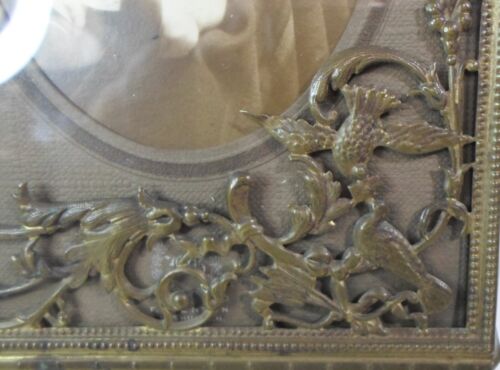 Antique VICTORIAN STAMPED BRASS FILIGREE PHOTO FRAME - LOVE BIRDS & SCROLLS 8" T - Picture 3 of 8