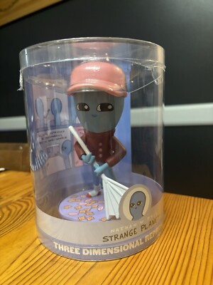 Strange Planet 6  Vinyl Figure Raking the Leaves  I Enjoy the Descent  2021