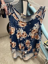 All Proceeds Going To Animal Rescue Goose Creek South Carolina ( Lot 16 Tops )