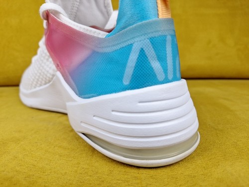 Nike Air Max Bella TR 2 Damen weiß blau und pink Größe 10 gebraucht, in einwandfreiem Zustand - Bild 15 von 24