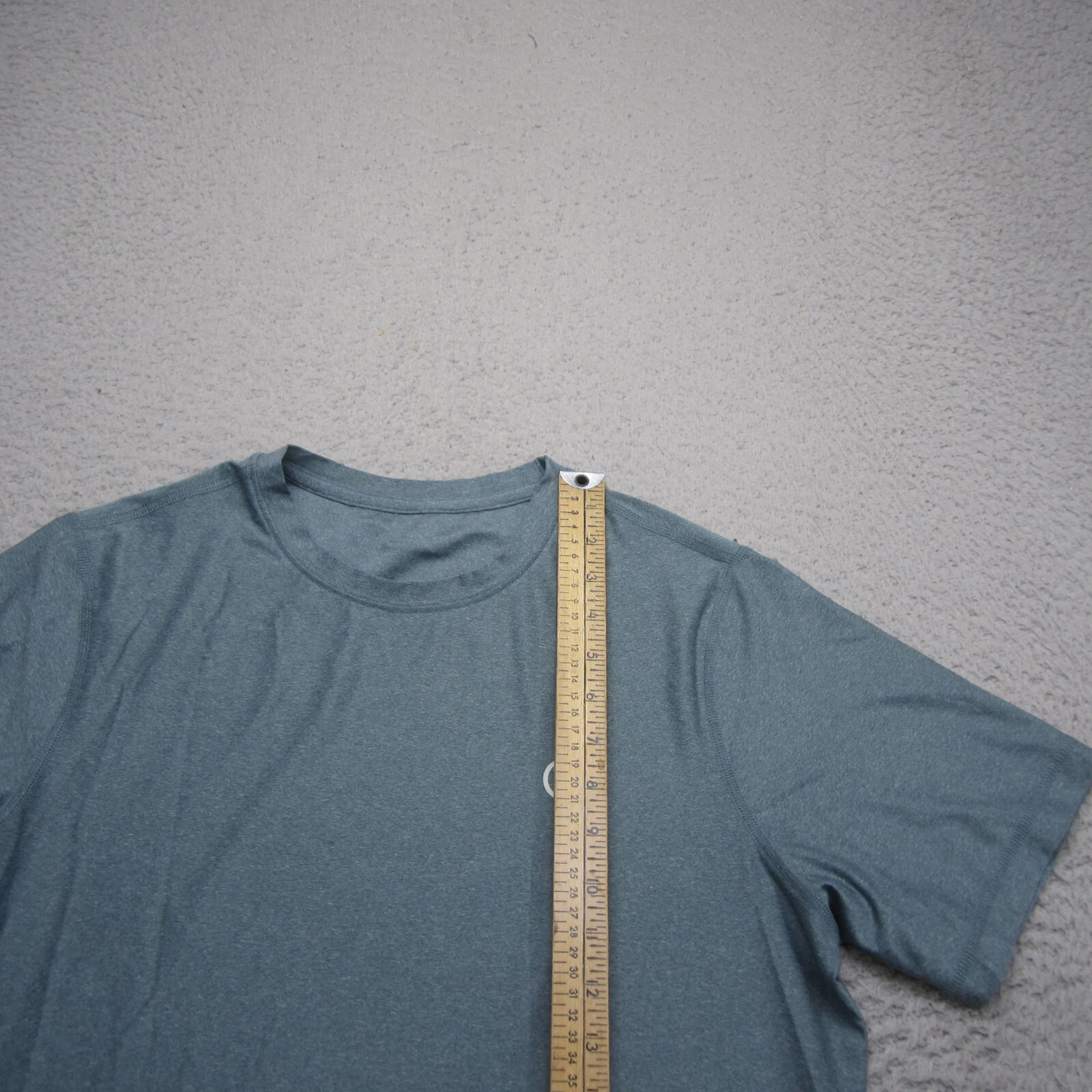 vuori performance uluwatu water tee running training gym shirt