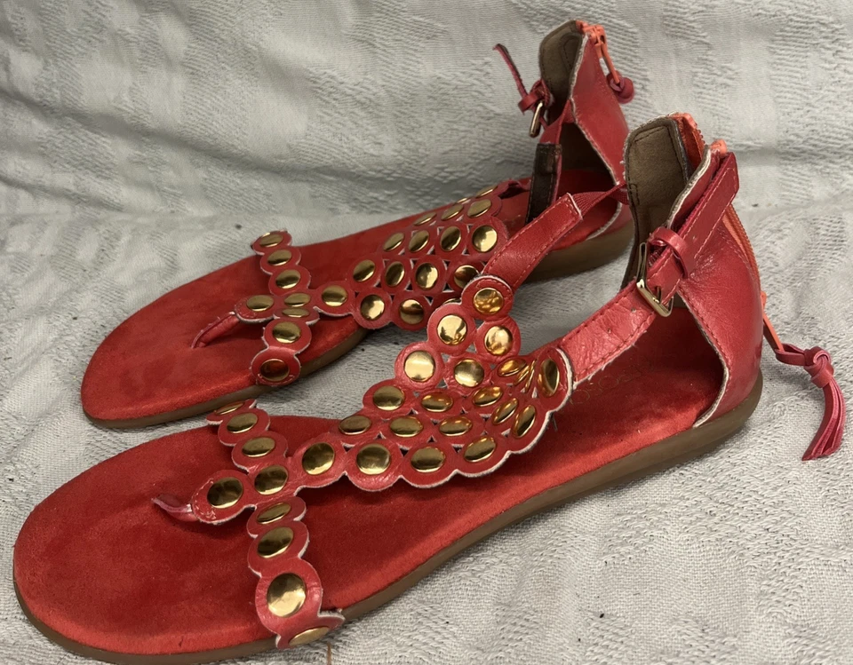 Аэрозоли красный Healrest с молнией гладиатор плоский сандалии с золотыми заклепками размер 8 - Изображение 2 из 4
