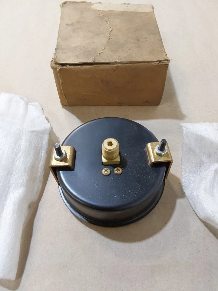 AMETEK USG US Gauge Pressure 37343  3.5" Dial Face  0-200 PSI - New Old Stock - Image 2 of 2