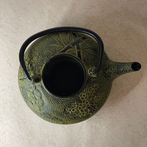 Vintage Japanese Cast Iron enamel Teapot Green Bamboo & Crane Signed no lid - Picture 8 of 12