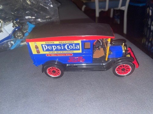 Pepsi-Cola 1920 Replica White Van Delivery Truck Pepsi Advertising By Signature - Picture 3 of 5