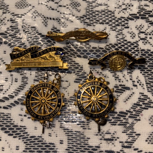 Daughters of the American Revolution Pin, DAR Inscribed, #452346 Lot 5pc