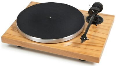 Pro-Ject Xpression Carbon Classic Olive 8,6  Carbon Tonarm 2M Silver, UVP 799,- 