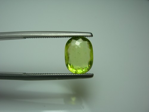 2.35ct Natural SPHENE gem Genuine Titanite yellowish Green Madagascr Gemstone - Picture 9 of 10