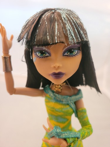 Monster High Alba della Danza CLEO DE NILE con supporto e pennello verde lime - Foto 2 di 13