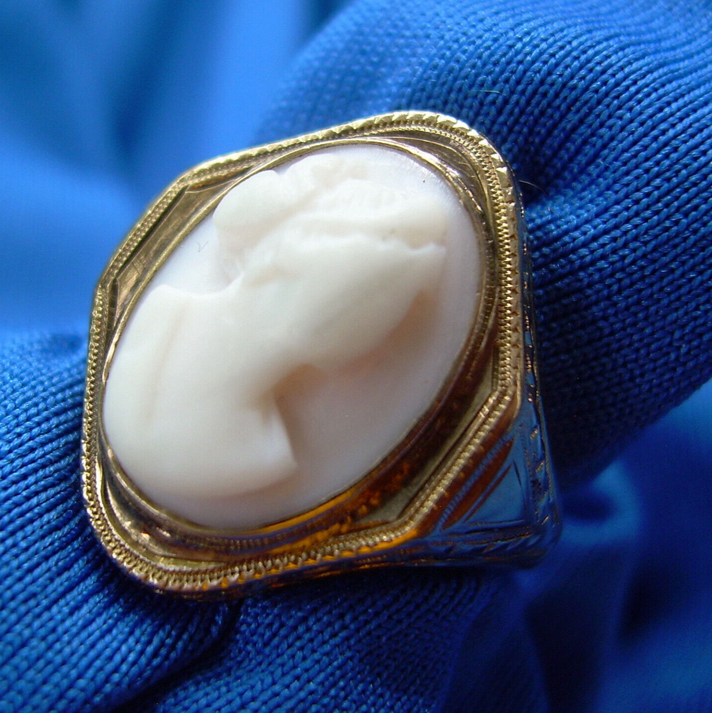 Antique Victorian Deco Ring Solid Gold Intaglio P… - image 12
