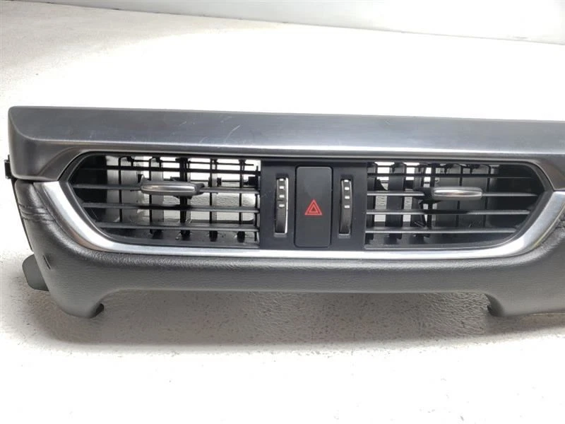 Mazda 6 2017 tablero envolvente bisel OEM GMG555256 Foto 2 de 4