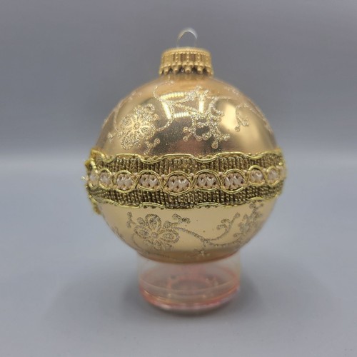 Set Of 4 Gold Tone Glass Christmas Ornaments With Lace & Glitter Detailing - Picture 3 of 4