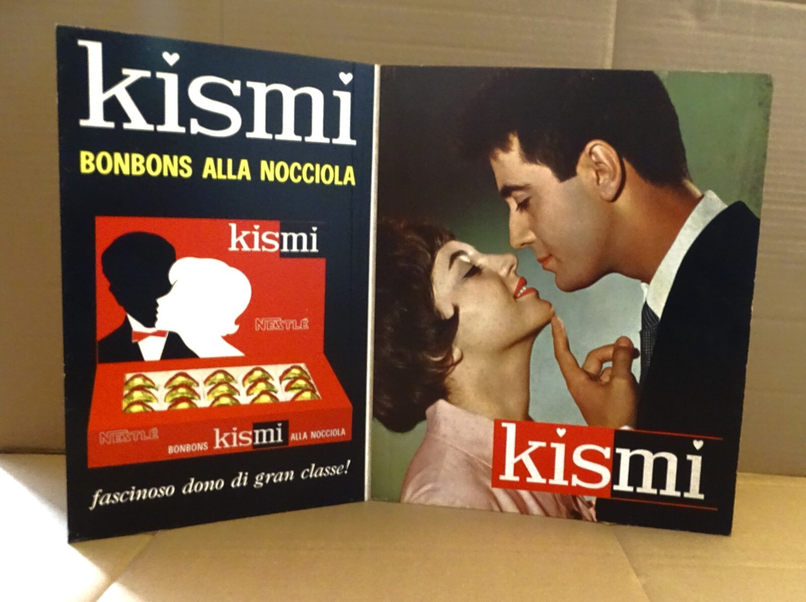 RARA INSEGNA NESTLE'- PUBBLICITARIA BONBONS KISMI EPOCA 1962 -294