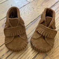 Minnetonka Youth Suede Leather Soft Sole Moccasin Boot Toddler Baby Size 1