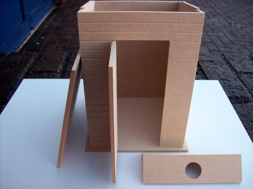 1:12th Scale Outdoor Loo or shed - (Kit) - Picture 7 of 9