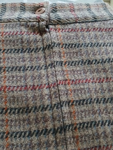 Girls mini tartan wool skirt with loops at waist - designed by "Canada", - Picture 3 of 24