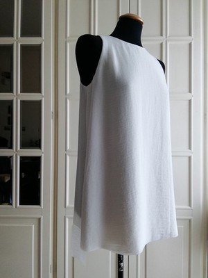 COS ärmellose Bluse M / 42 IT leicht verschleiert Lagenlook Unterhemd cremeweiß lang