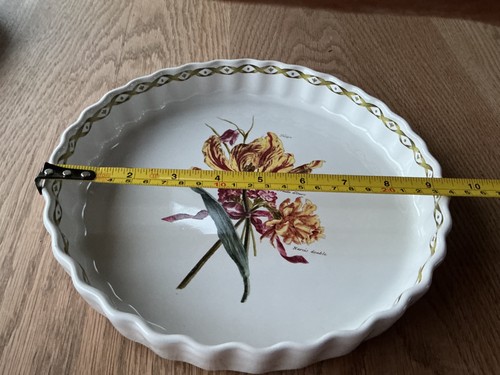 Queens Royal Horticultural Society Ovenproof Round Fluted Cooking Dish. - Picture 3 of 5