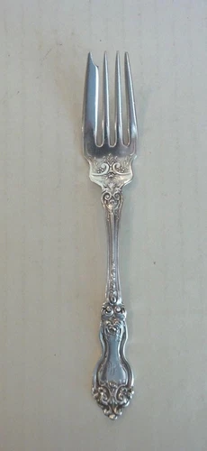 VINTAGE WALLACE "LA REINE" STERLING SILVER SALAD FORK, 40 grams