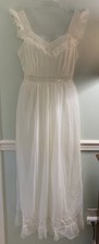 60s Vanity Fair LINGERIE WHITE Nylon Lace Wedding Nightgown Sz 34 Small Vtg EUC