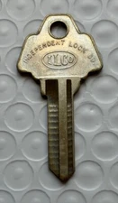 ilco brand vintage key blank   1170 B                                      [G]