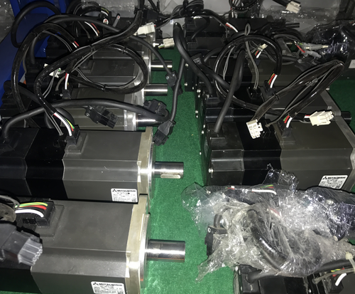 Kostenloser schneller Versand Mitsubishi Servomotor HC-MFS43K generalüberholt - Bild 1 von 8