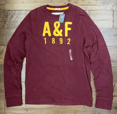 burgundy red t shirt