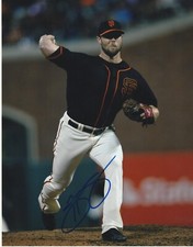 HUNTER STRICKLAND    SAN FRANCISCO GIANTS    ACTION SIGNED 8x10