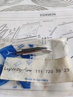 Mercedes Benz W111 W112 Coupe/Cabrio Lagerzapfen Ausstellfenster