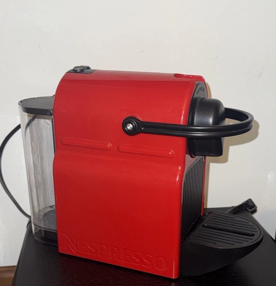 Nespresso Inissia エスプレッソマシン 赤 新品 Breville Nespresso Inissia Original Compact Espresso Machine