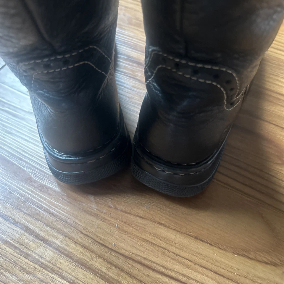 Botas cortas de cuero Frye Carmen al tobillo en blanco Foto 3 de 4