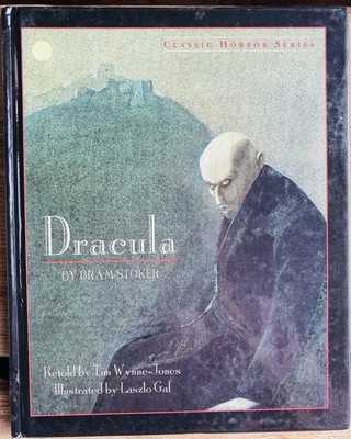 DRACULA By Bram Stoker & Tim Wynne-jones - Hardcover