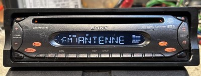 Sony CDX-S2000C Autoradio CD Funktionsfähig Mit Starken Gebrauchsspuren